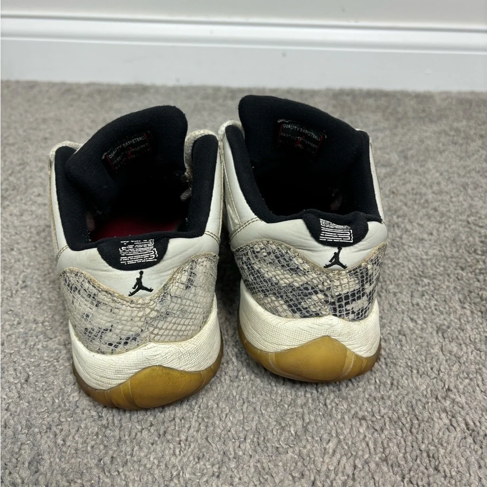 Nike Air‎ Jordan 11 XI Retro Low Light Bone Snakeskin Size 6.5Y Sneakers